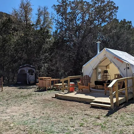 A Peace Of Heaven Cabins And Rv Vanderpool Exterior photo